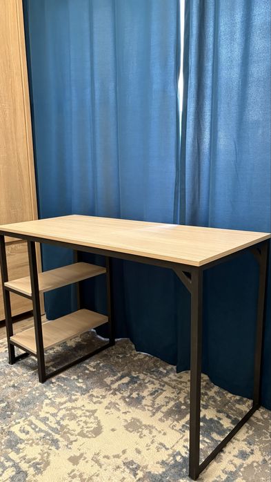 Срочно продам компьютерный стол Zeta