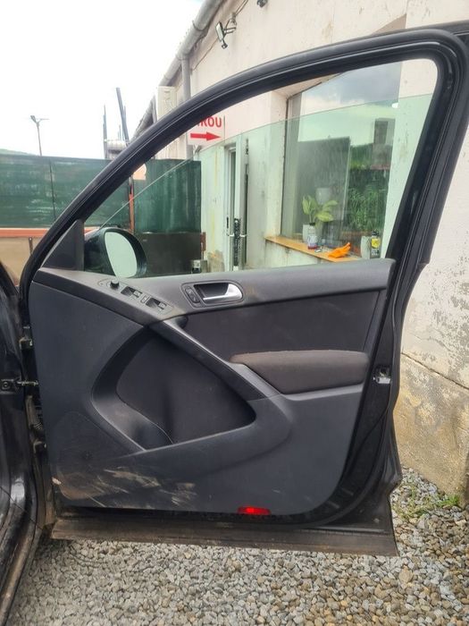 Usa Dreapta Fata Volkswagen Tiguan 5N Facelift 2011 - 2015 SUV 5 Usi NEGRU LC9X (1253)