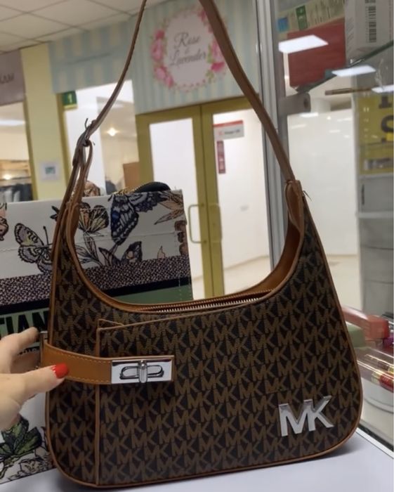 Продам сумки  срочно