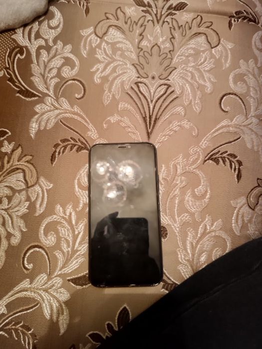 Iphone 11 pro в хорошем состоянии