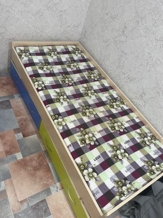 Продам кровать и шкаф