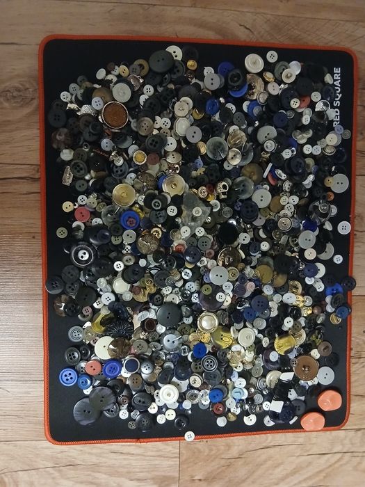 Пугувицы отдам бесплатно