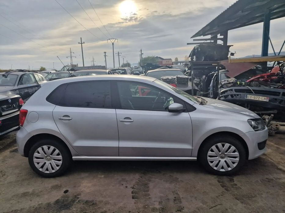 Dezmembram VW Polo, an 2010, 1.6 TDI euro 5 cod CAY, cutie manuala