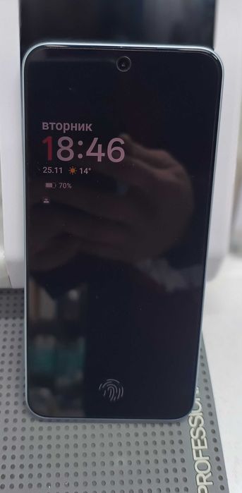Продавам OnePlus Nord 5