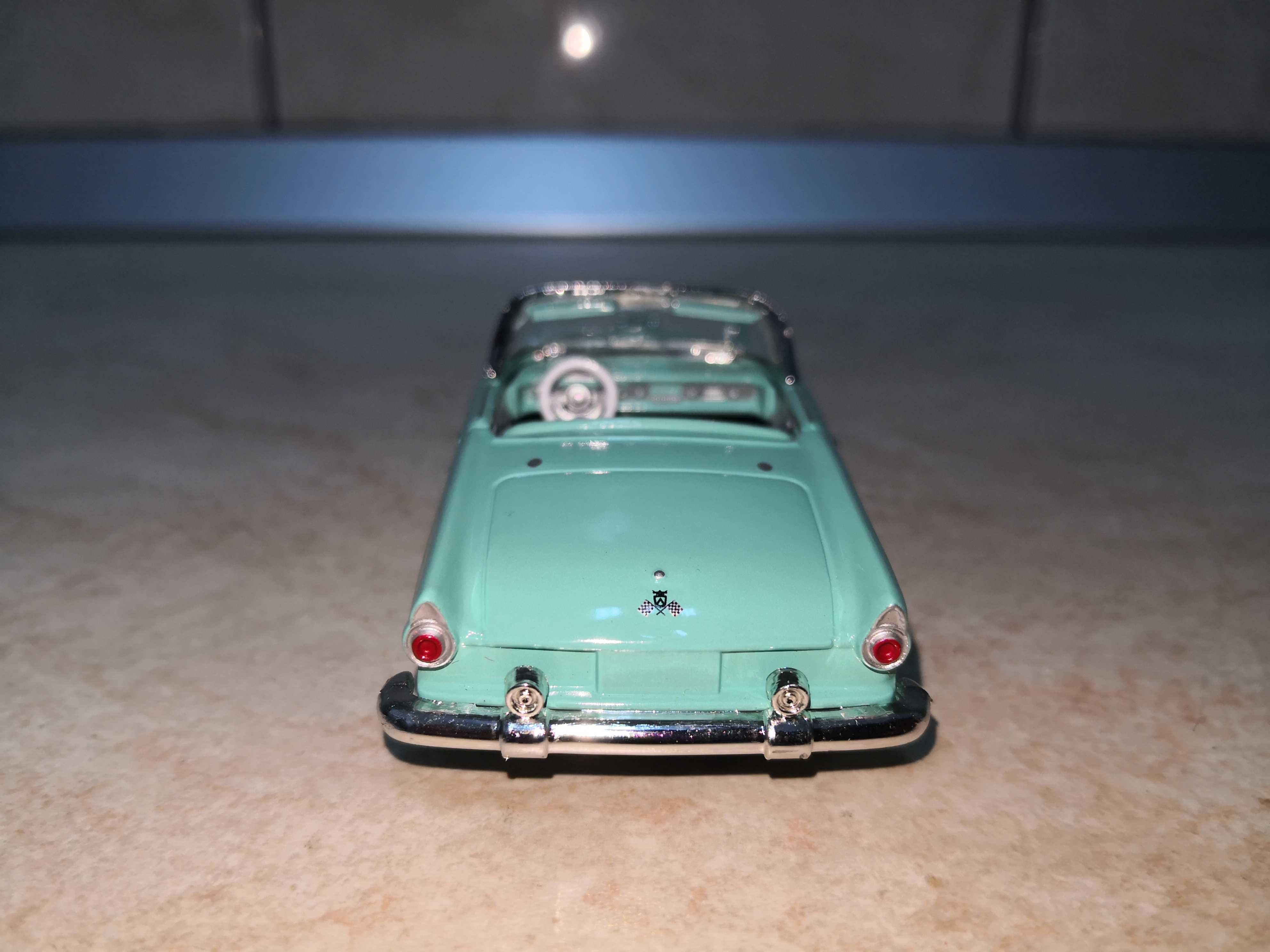 Macheta auto 1955 Ford Thunderbird Platinum Edition 1:43 Matchbox