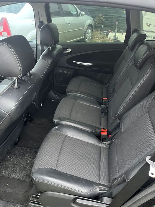 Bara fata spate capota motor far stop usa haion Ford S-MAX 2.0tdci