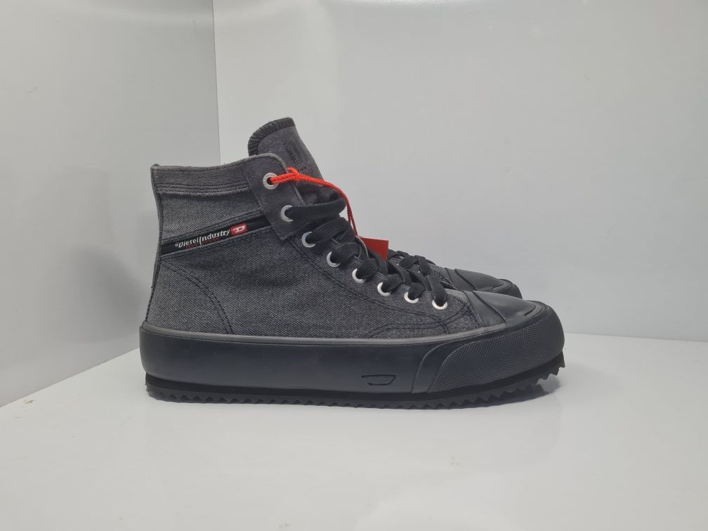 Кецове Diesel S-Principal Mid 

Чисто нови с кутия. 

Размер 37 стелка