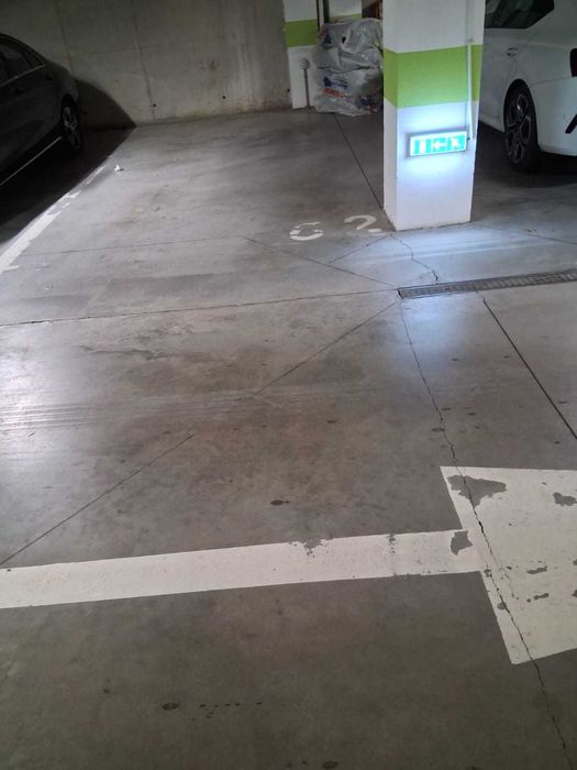PROPRIETAR Inchirez loc de parcare subteran LUMINIA
Locatie: cart.
