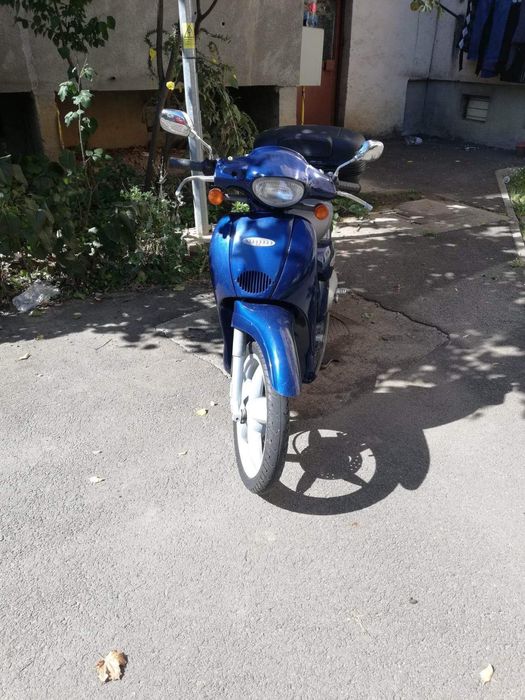 Scuter Aprilia Scarabeo