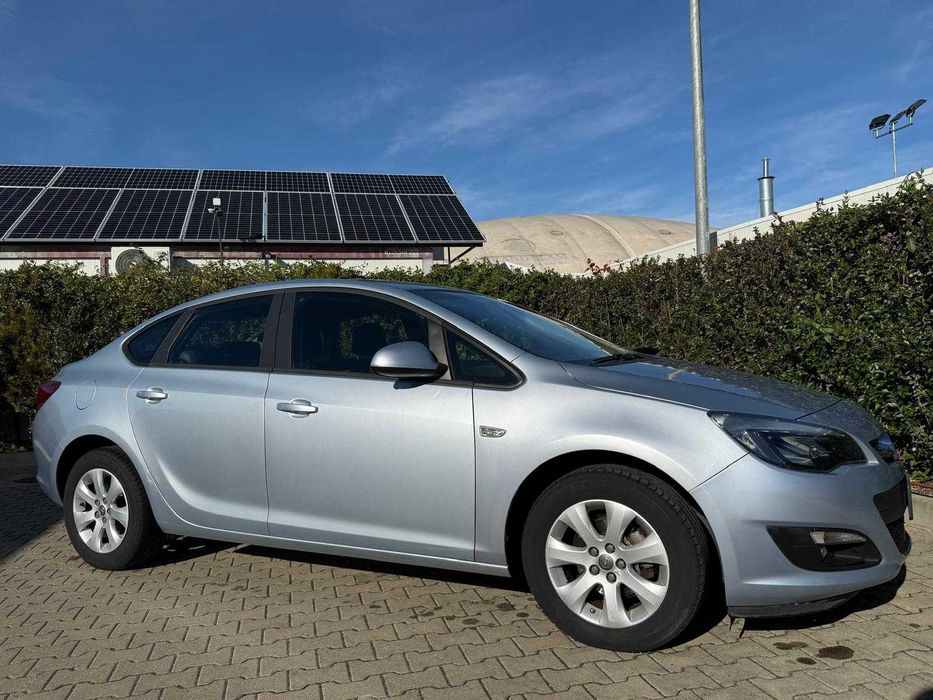 Opel Astra Sedan J 2016