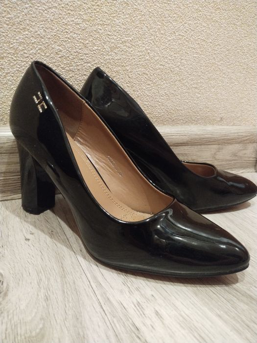 Туфли женские черные