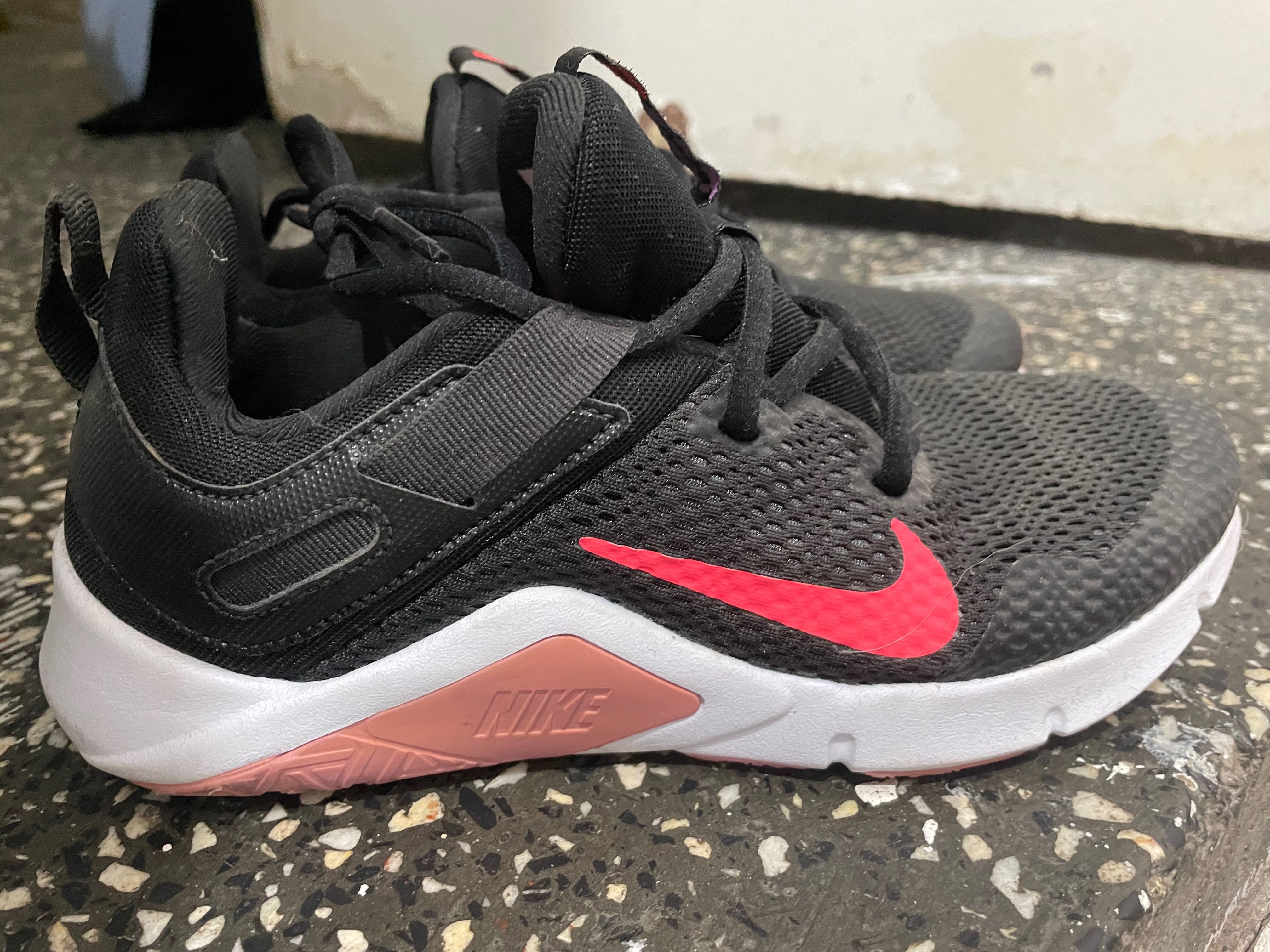 Оригинални Nike 35.5