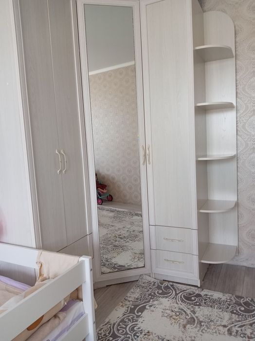 Продам шкаф угловой