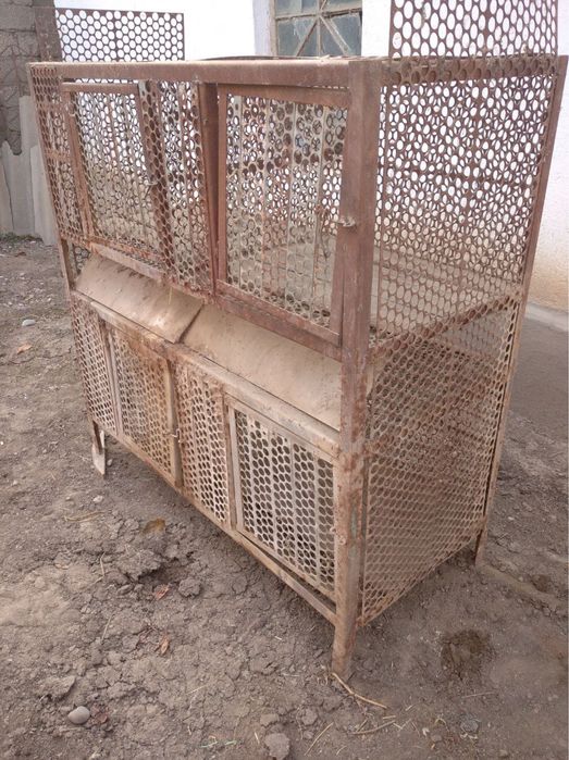 Продается двухэтажная клетка для кроликов