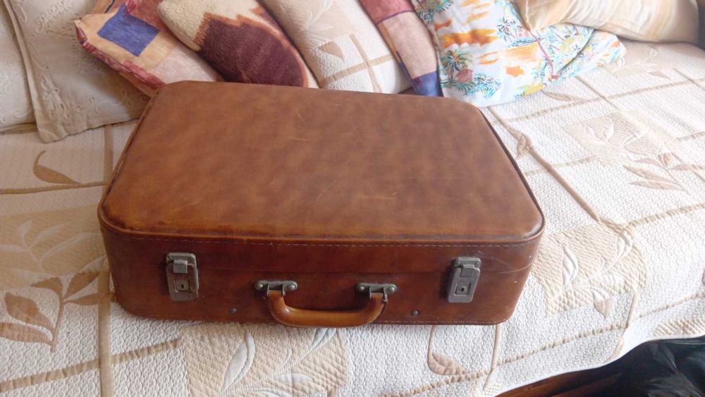 ретро куфар и чанта-кожени