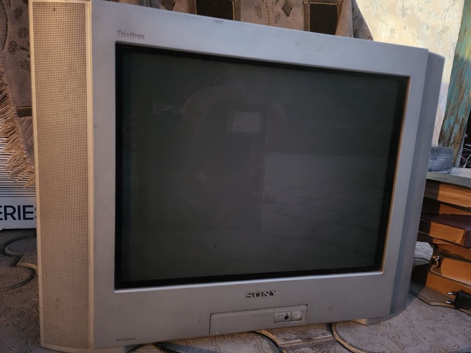 Телевизор SONY.  В рабочем состоянии