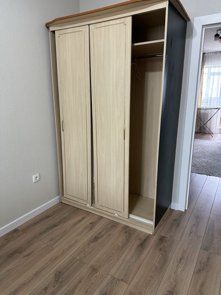 Продам за доступную сумму шкаф купе, самовывоз