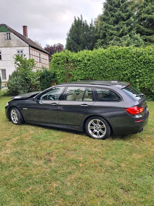 Dezmembrez Bmw F10 / F10 528i 258Cp Culoare B90