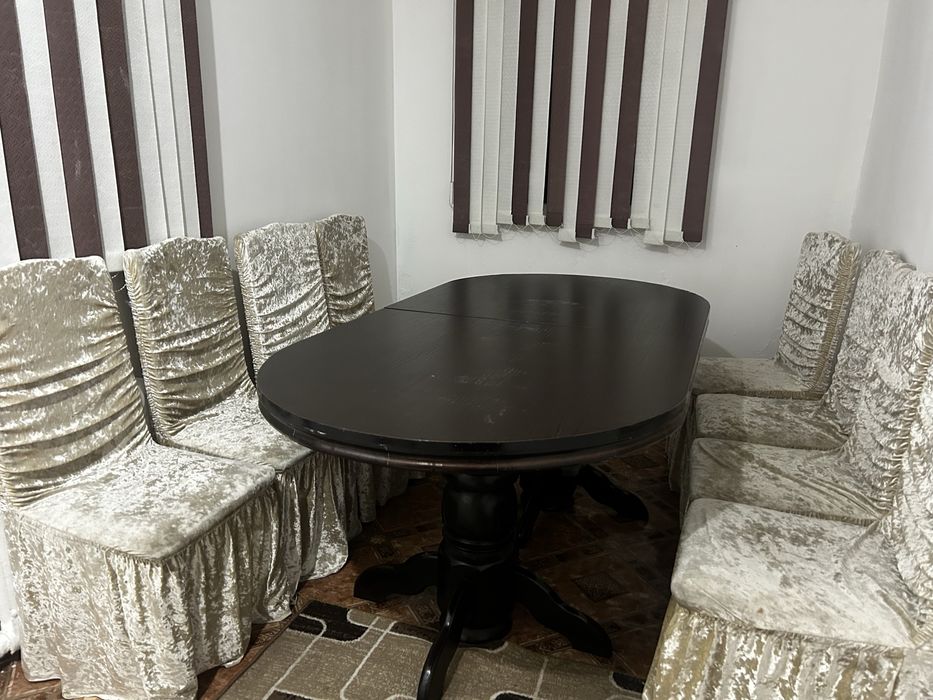 Стол с 8 стульями