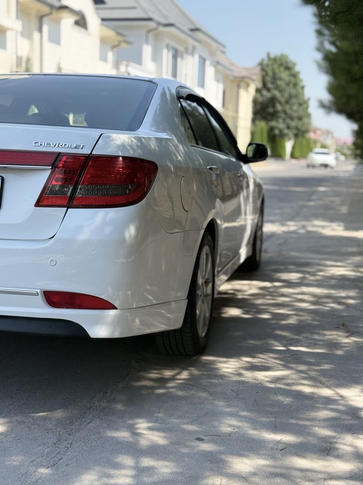 Авто Chevrolet Epica 2011 год, продается.