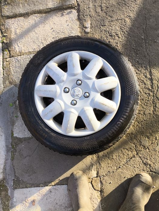 Гуми с джанти и тасове 195/65/15