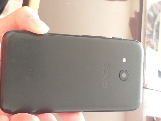 Продавам телефон  Alcatel PIXI 4 4034X