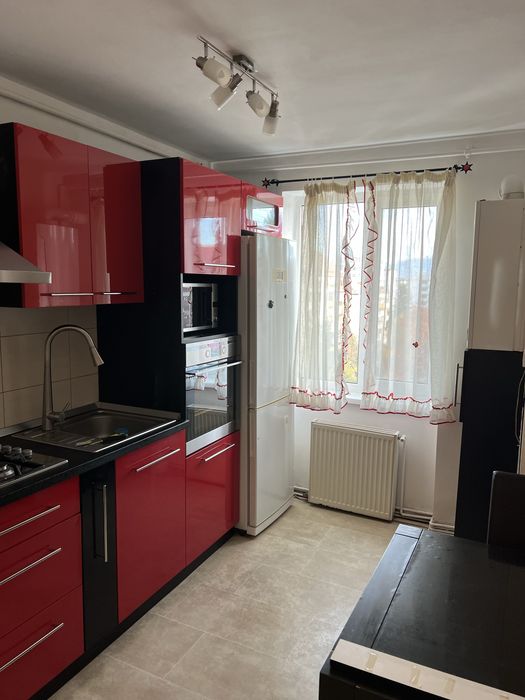 Inchiriez apartament 3 camere