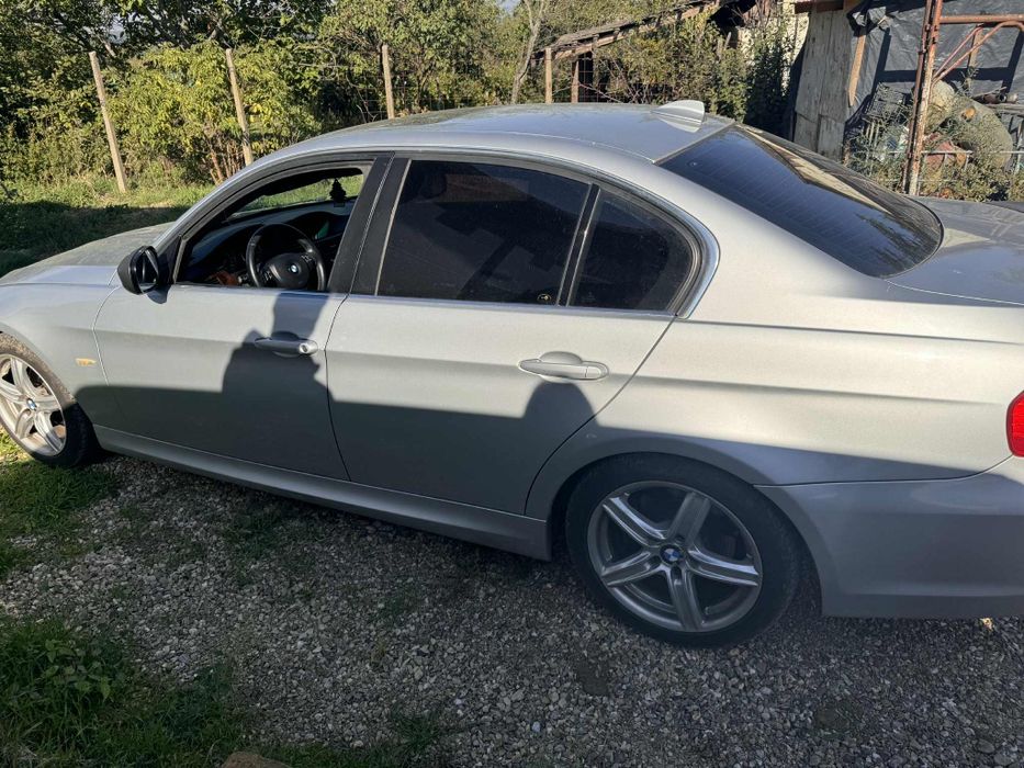Vând BMW e90 320d