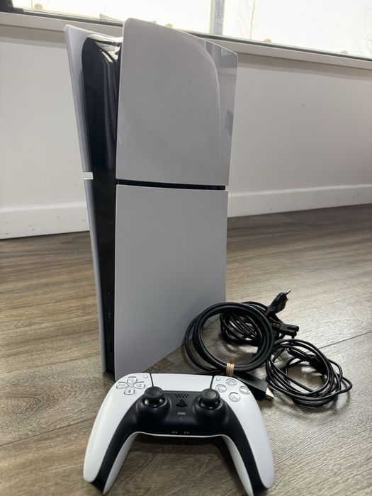 PlayStation 5 Slim Digital + 1 maneta