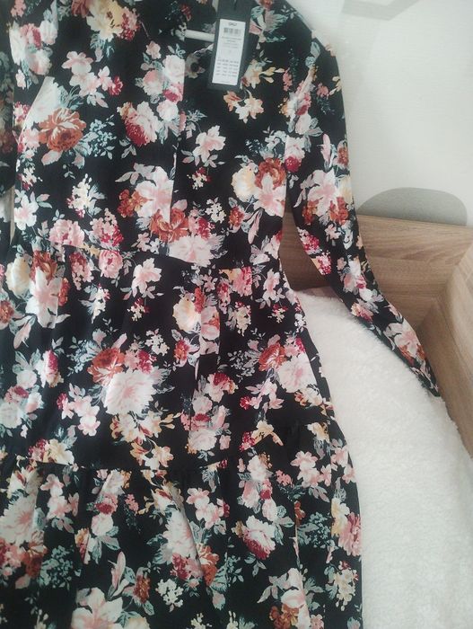 Рокля многоцветна и ефирна