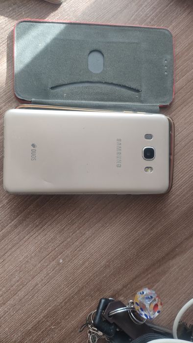 Продам телефон Samsung J7