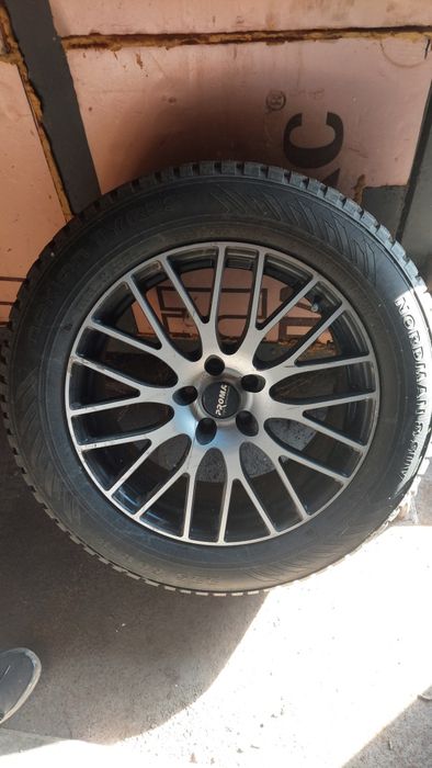 Шины с дисками б/у зимние NOKIAN TYRES NORDMAN 220/60/R18