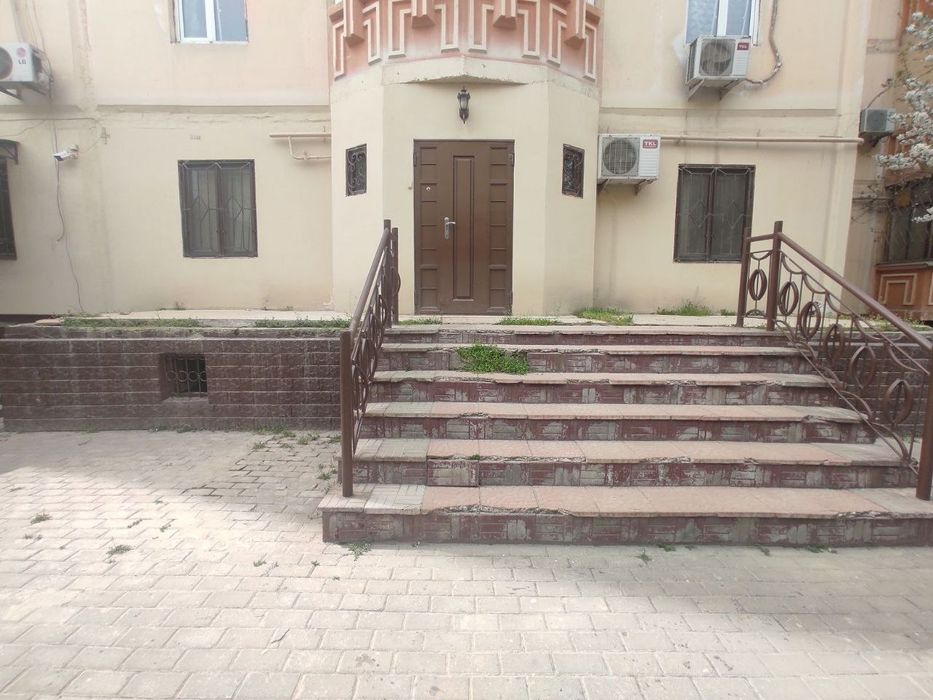 СРОЧНО! ДЛЯ ОФИСА/АРЕНДЫ 1-etaj Qoratosh, Toshkent siti ro'parasi