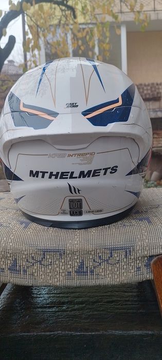 Продавам каска MT Helmets  L