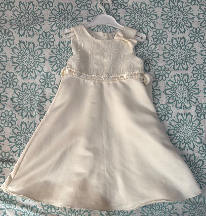 Продаются платья на девочку