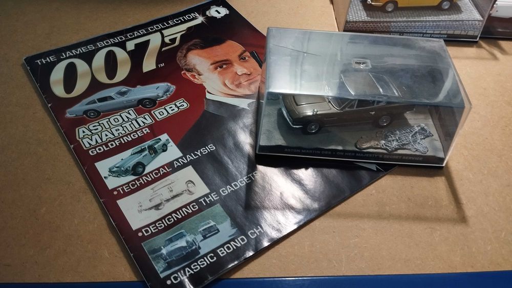 Списание за Джеймс Бонд и модели на автомобили JAMES BOND CAR/MAGAZINE