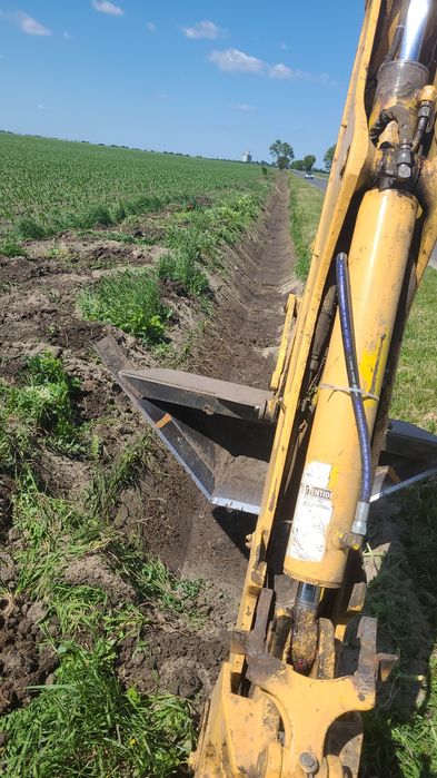 Prestez lucrari cu buldoexcavator , miniexcavator si bobcat