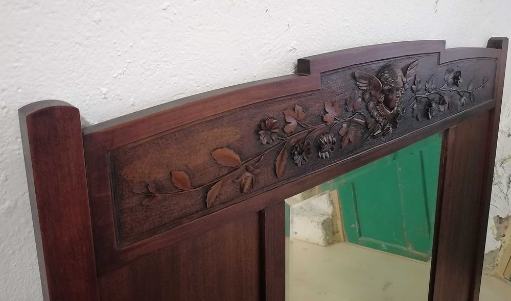 Oglinda veche din cristal cu rama din lemn