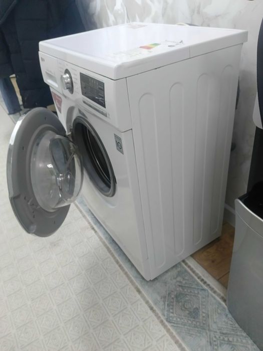 Продам стиральную машину LG