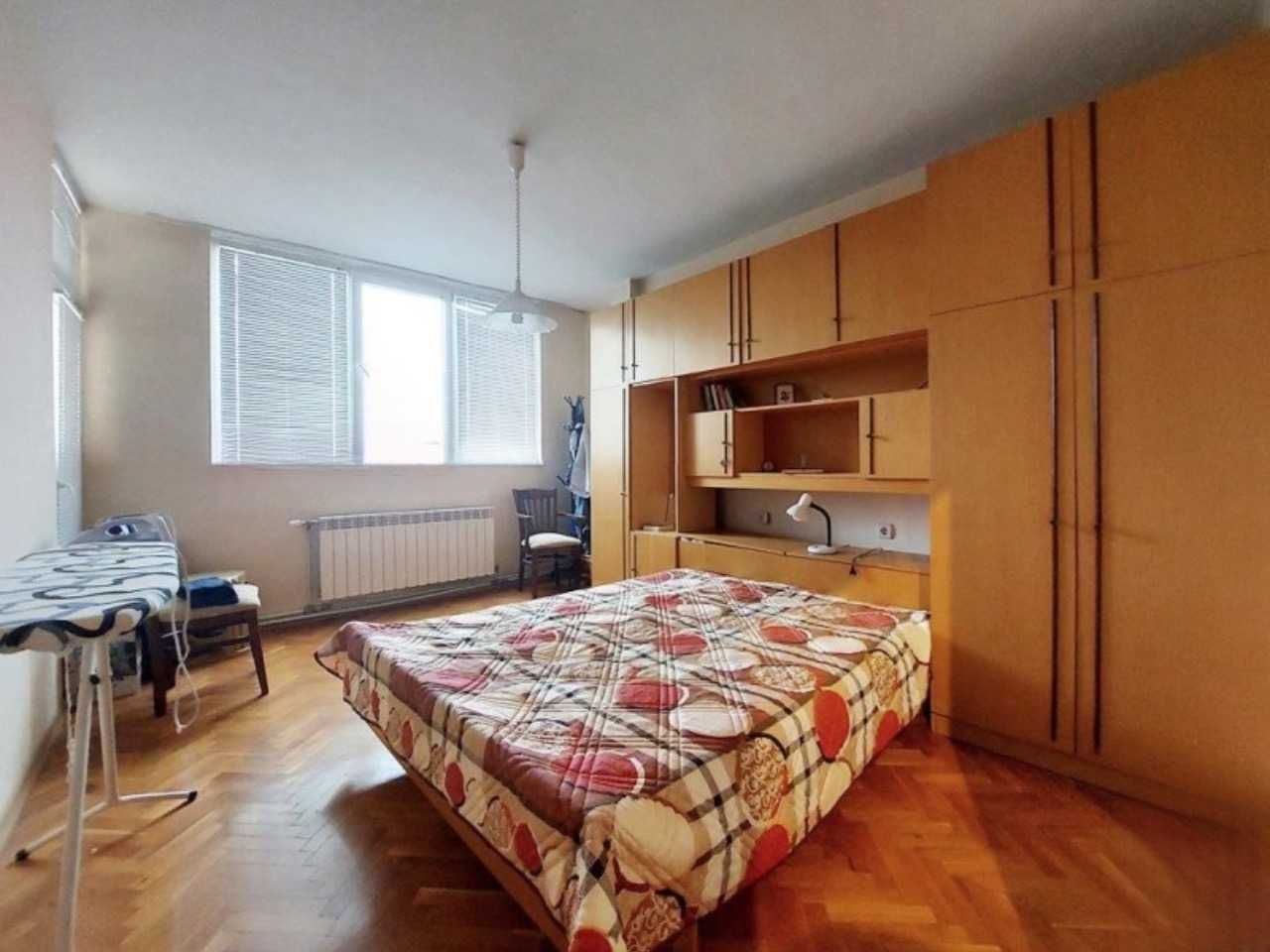 Продава се Четиристаен апартамент в Горна Оряховица - 110 кв.м за 1004 €/кв.м - Снимка #1