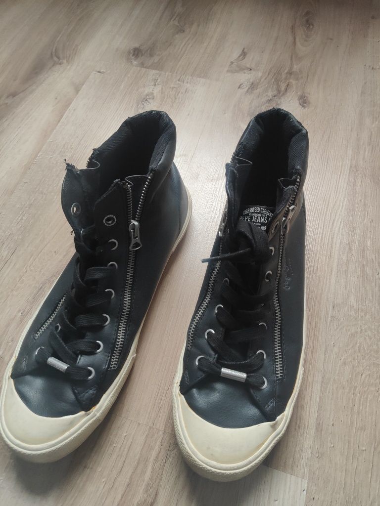 Diesel, Crocs, Salomon, Croyff, Pepe jeans, Geox