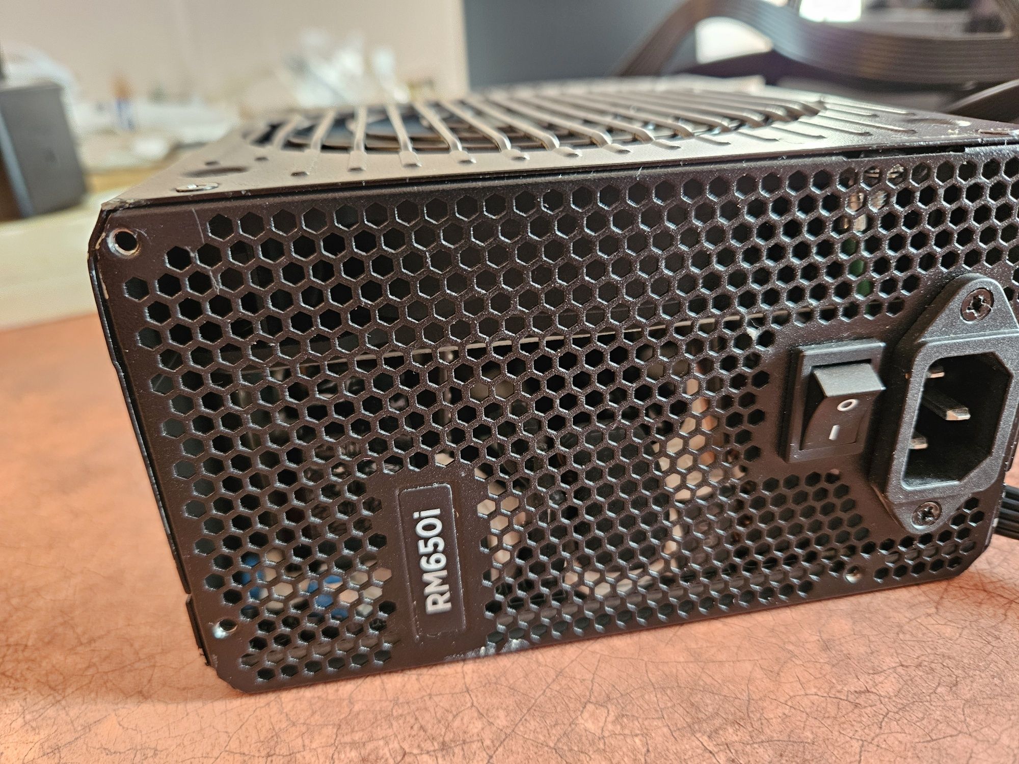 Sursa PC Corsair RMi Series RM650i 650W 80+ Gold full modulara