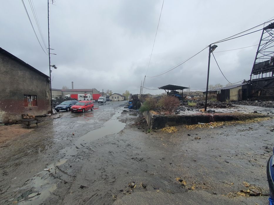Hale și teren zona industrială