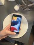 iPhone 8, 64 GB, baterie 69%