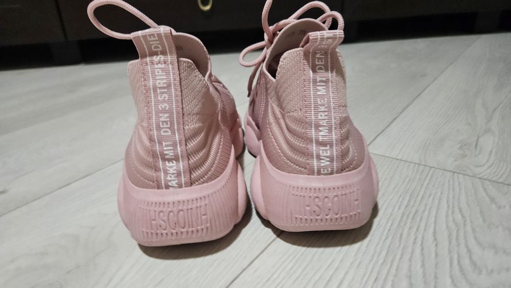 Adidasi super comozi