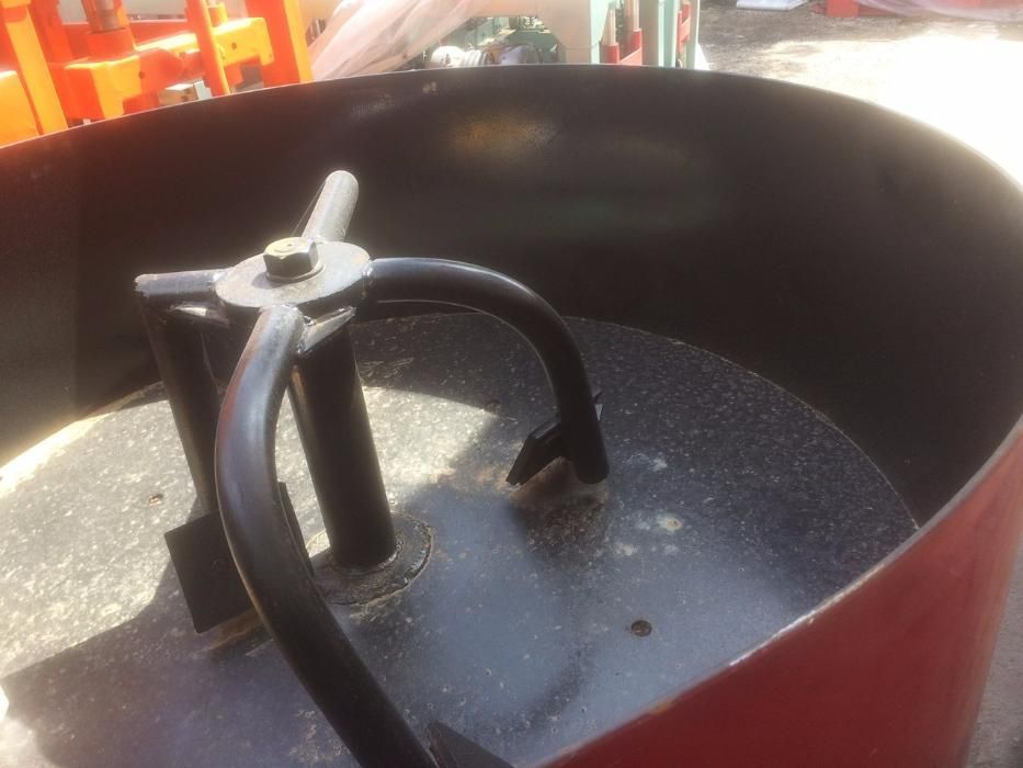 Продаю бетономешалку, бетоносмеситель, растворосмеситель 0,4 м3