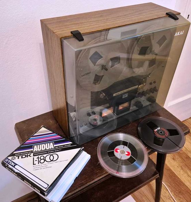 Vand Magnetofon AKAI GX 230d impecabil... plus 6 benzi