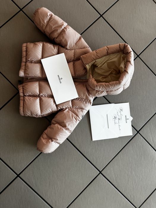 Moncler Ana пухено яке оригинално 104 см, 4г подарък оригинална шапка