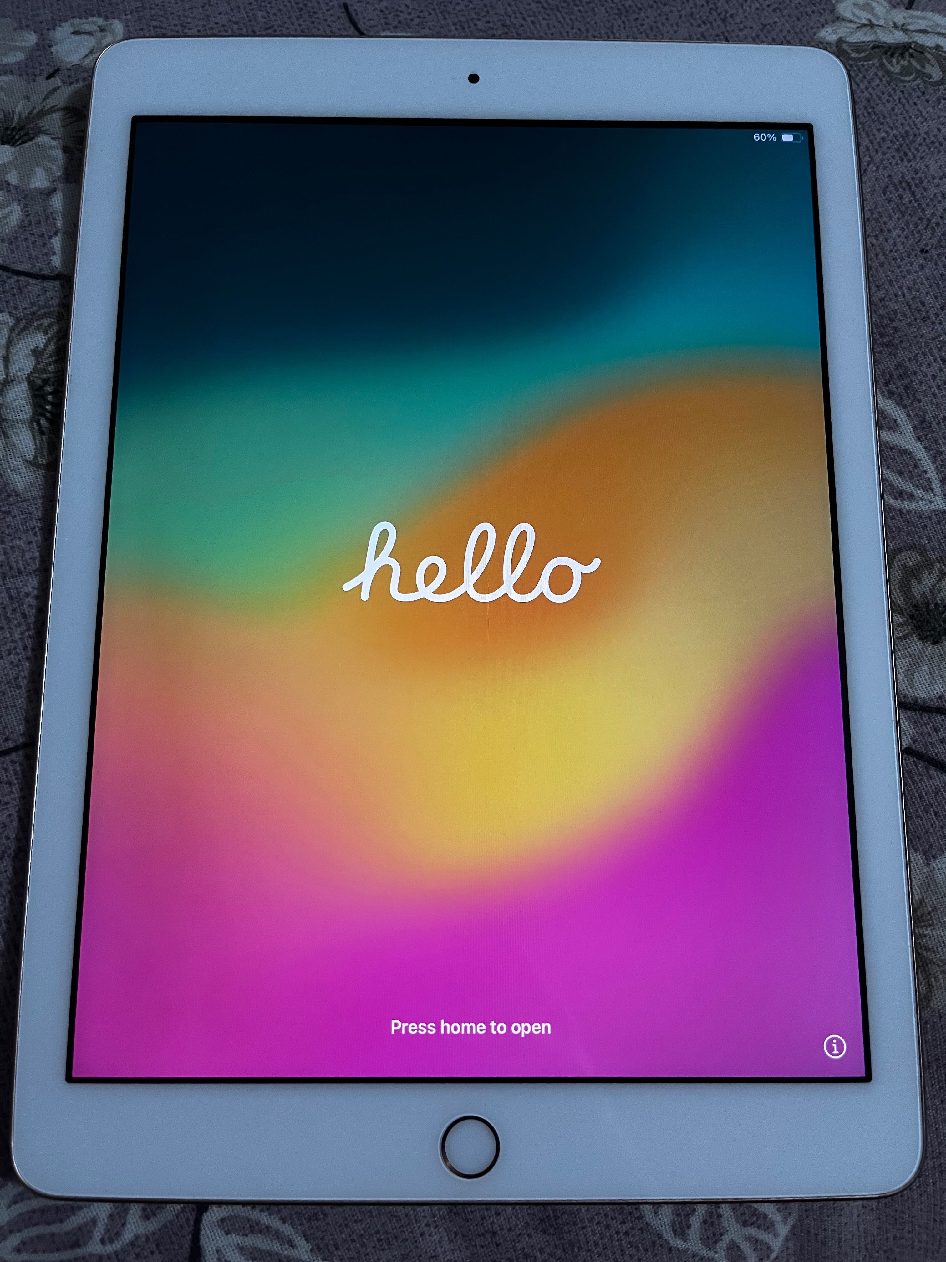 iPad 6-то поколение — розов, 32 GB
