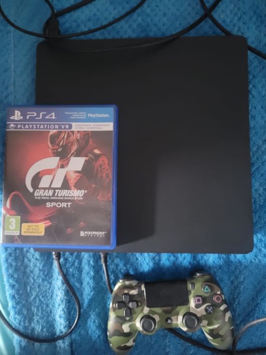 Vând playstation 4